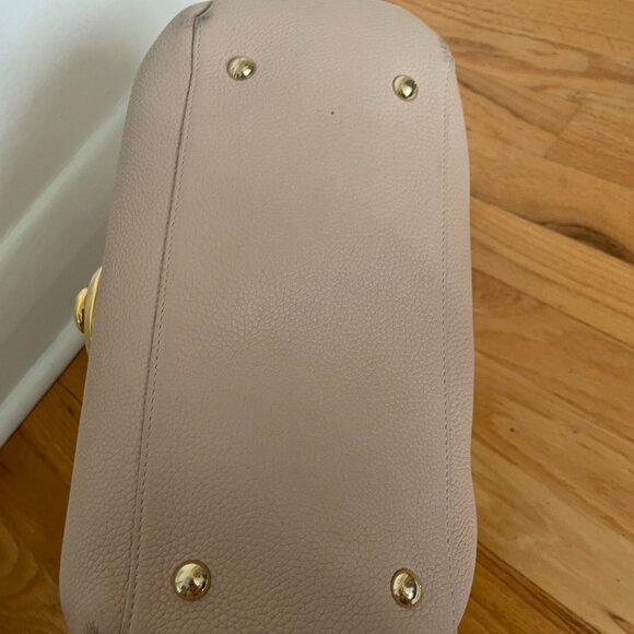 Salvatore Ferragamo Tan Shoulder Bag - Picture 5 of 7